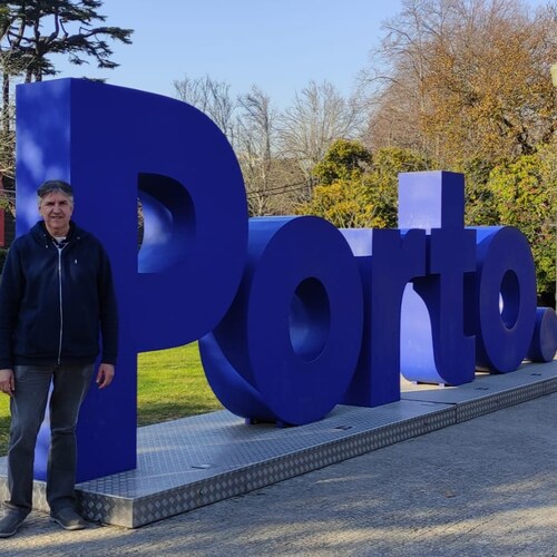 direita, conservador e patriota
Família, cristão.