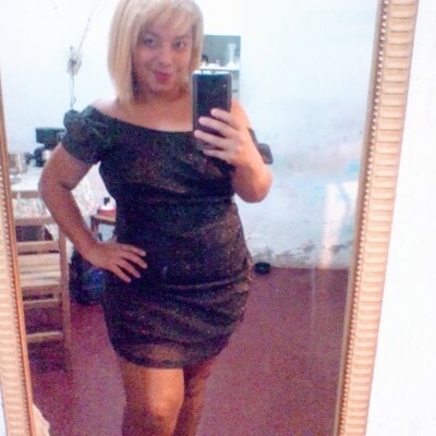 TV ( todos canais abertos e fechados)com todos oscanais d sportsbrasileiros europeu.Incluindo Netflix, globo play e HBO ...