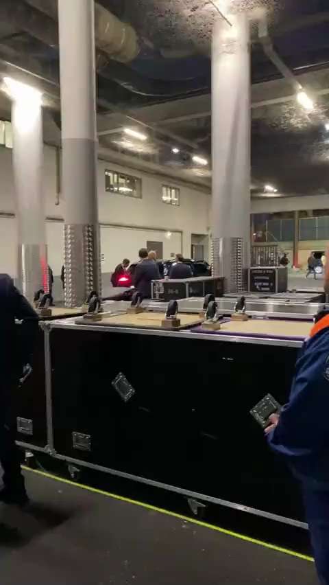 As France burns.

Macron is at an Elton John concert.