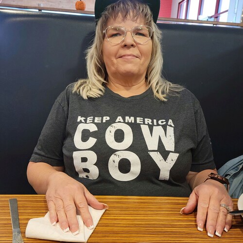 Animal Activist and Guardian of Children in a School Bus. Friendly and Fun Loving. Rodeos and Bulls are my interests. Lo...