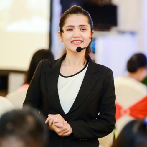 Mai Diễm Thúy là một doanh nhân, một chuyên gia tâm lý, chuyên gia hàng đầu về nuôi dạy con cái và chữa lành.