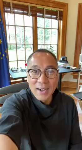 20210409文贵先生GETTR¹：与战友们分享 为G翻身设计新系列产品选择布．皮料的感觉！
