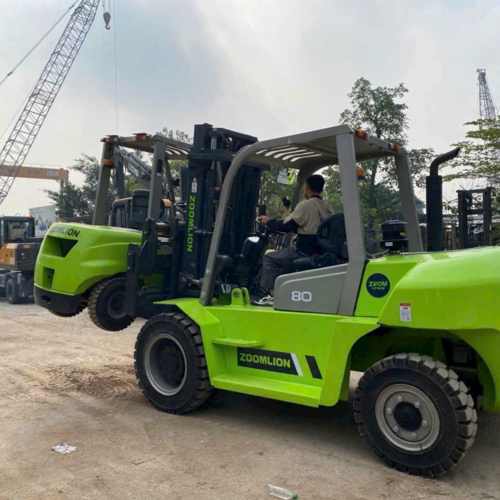 Xe nâng hàng là một thiết bị công nghiệp được thiết kế để nâng và di chuyển các vật phẩm nặng và cồng kềnh trong môi trư...