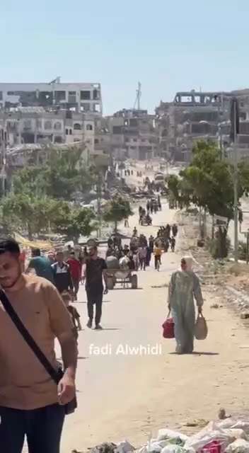 Família Palestina sai às pressas de Gaza devido os bombardeios