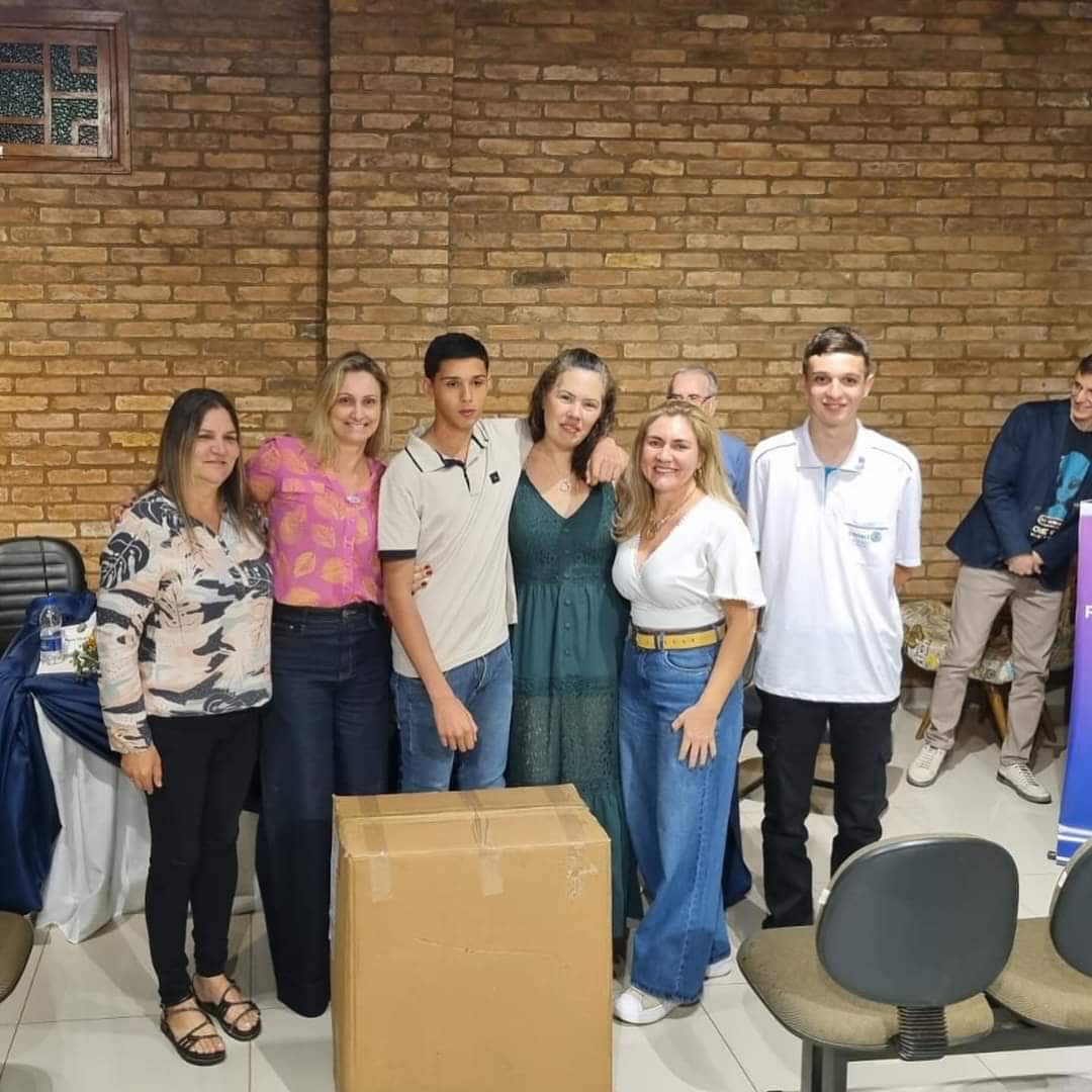 Texto de Priscila Fernanda do Rotary Club de Bariri - 16 de Junho:

Obrigada equipe da escola Masson...