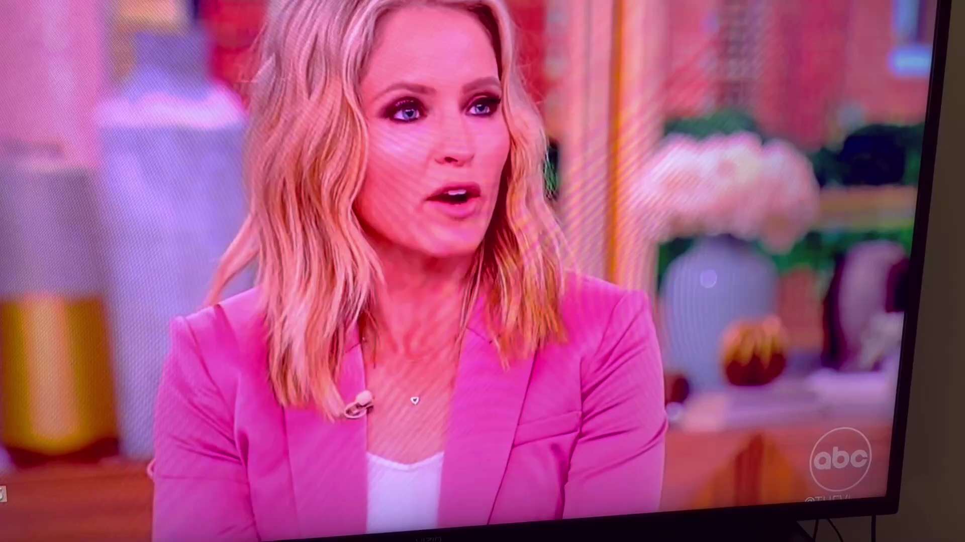 This is why America is in the shape we are in.  You all watched the debate.  Yet you stupid bimbo’s ...