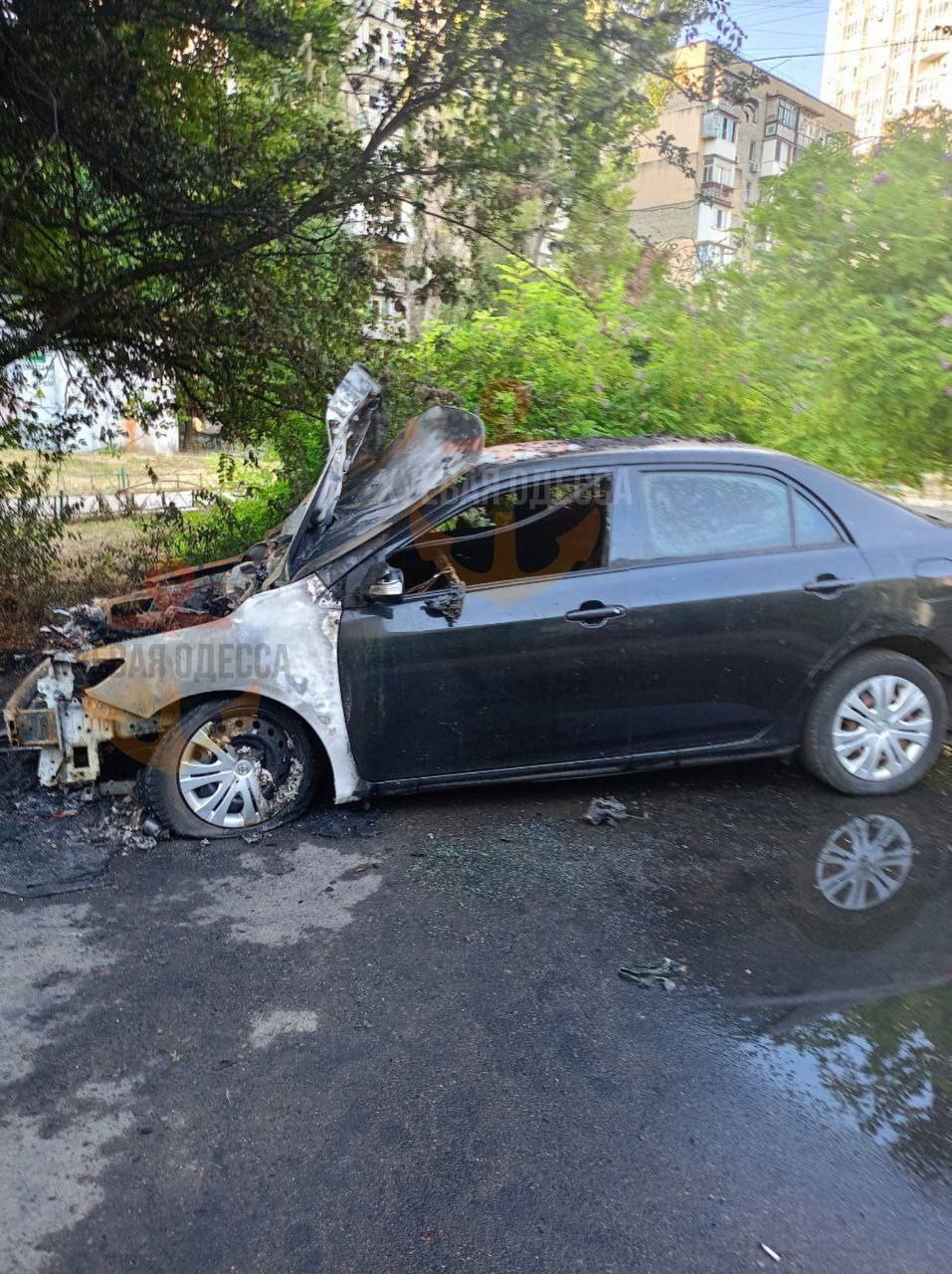 In Odessa, the cars of military registration and enlistment offices and the Armed Forces of Ukraine are on fire again.  A kind of flash mob began across the country.
 https://x.com/vicktop55/status/1814960784205594672?t=Rp8zqZpsk4slep6VWSF68Q&s=19…