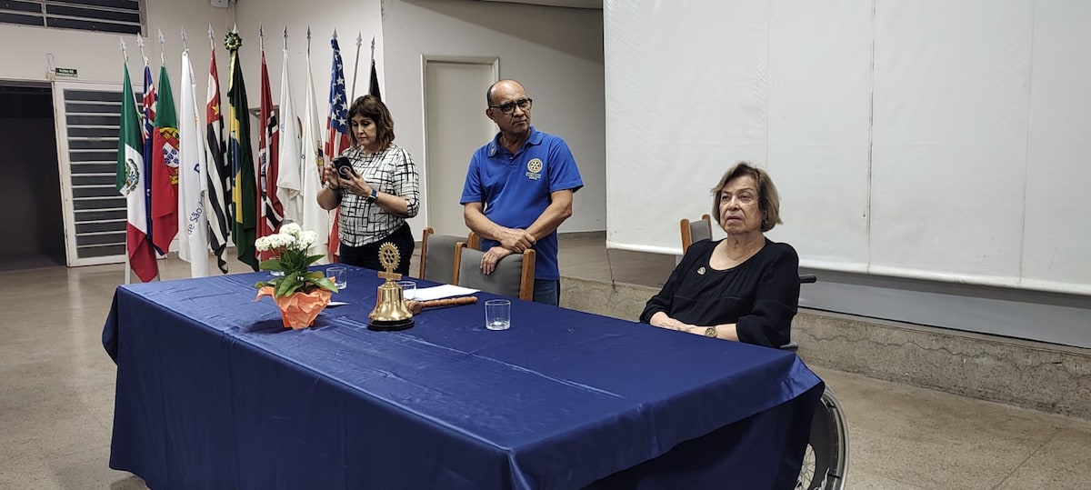 Quinta, dia 25/07, aconteceu a segunda reunião ordinária do ano da Magia do Rotary Club de São José ...