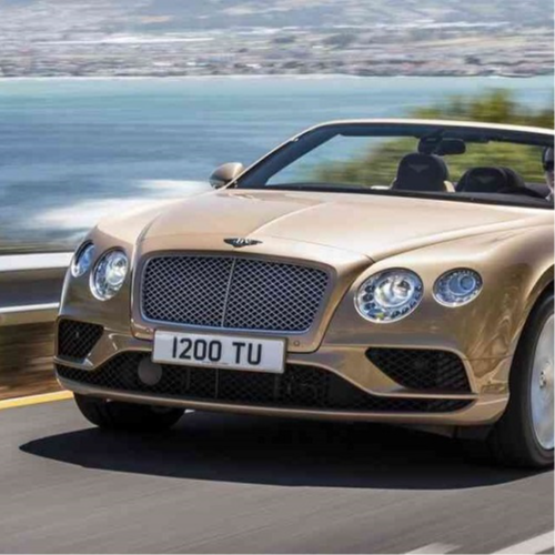 Mẫu xe Convertible nổi tiếng trong giới mê tốc độ, là loại xe bắt nguồn từ thiết kế của các mẫu Coupe 2 chỗ thời thượng