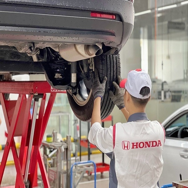 Những Mẫu Đồng Phục Honda Được Ưa Chuộng Nhất Hiện Nay
Honda, một trong những thương hiệu xe máy và ô tô hàng đầu thế giới, không chỉ nổi tiếng với các sản phẩm chất lượng mà còn được biết đến với những mẫu đồng phục chuyên nghiệp và ấn tượng. Đồng phục Honda không chỉ thể hiện sự thống nhất và chuyên nghiệp của đội ngũ nhân viên mà còn góp phần xây dựng hình ảnh thương hiệu mạnh mẽ. Dưới đây là một số mẫu đồng phục Honda được ưa chuộng nhất hiện nay
Đi sâu hơn https://thoitranghaianh.com/mau-dong-phuc-honda/
#dongphuchonda #dongphuccongty #thoitranghaianh 
