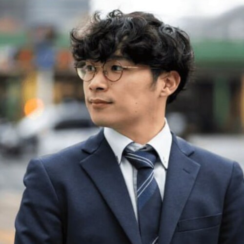 CEO Hàn Quốc Huy là một trong những cái tên nổi bật nhất trong lĩnh vực công nghệ giải trí và cá cược trực tuyến tại Việ...