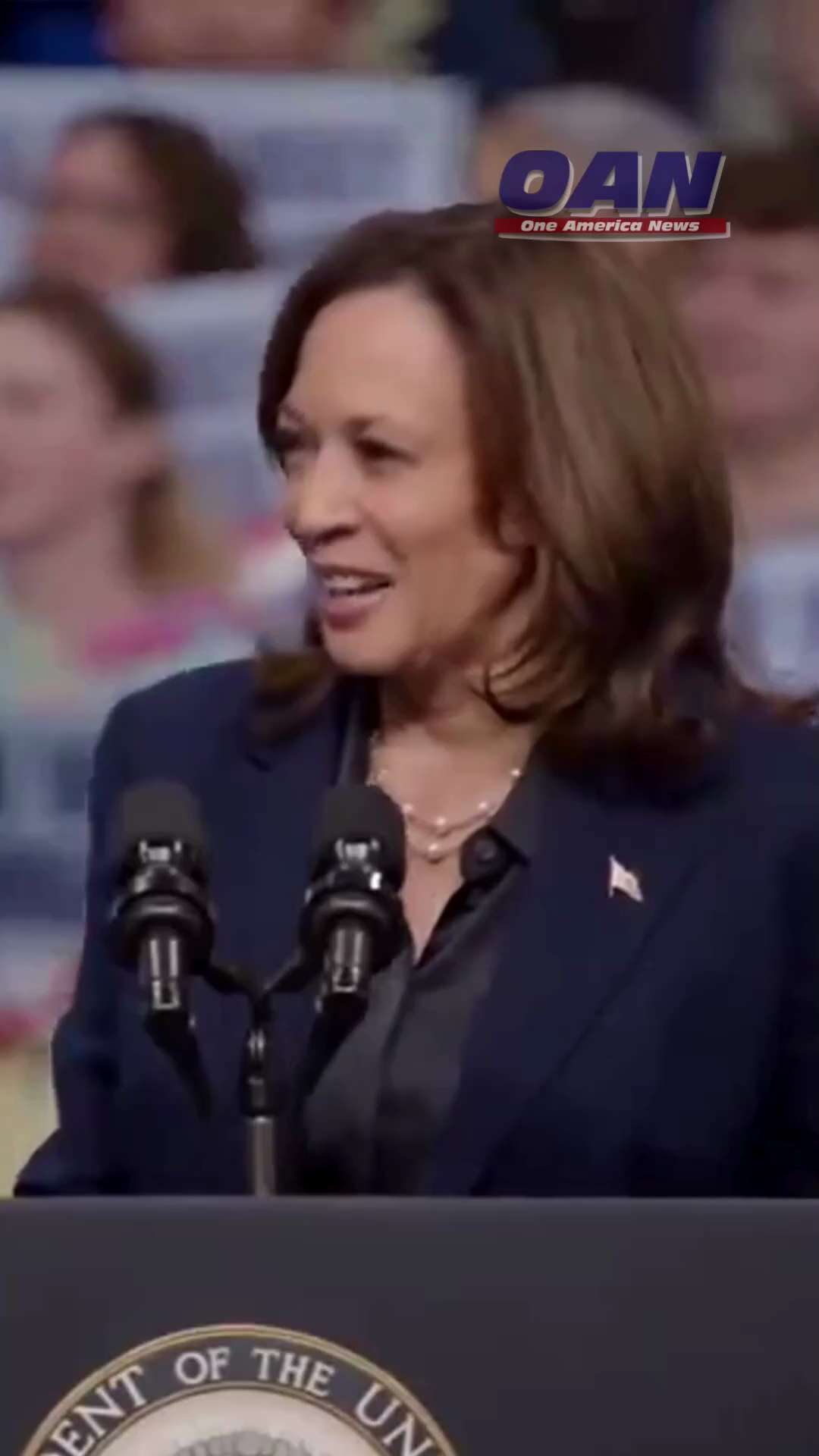 VP Kamala Harris tells a man shouting, “Jesus is Lord” that he is “at the wrong rally.”

#KamalaHarr...