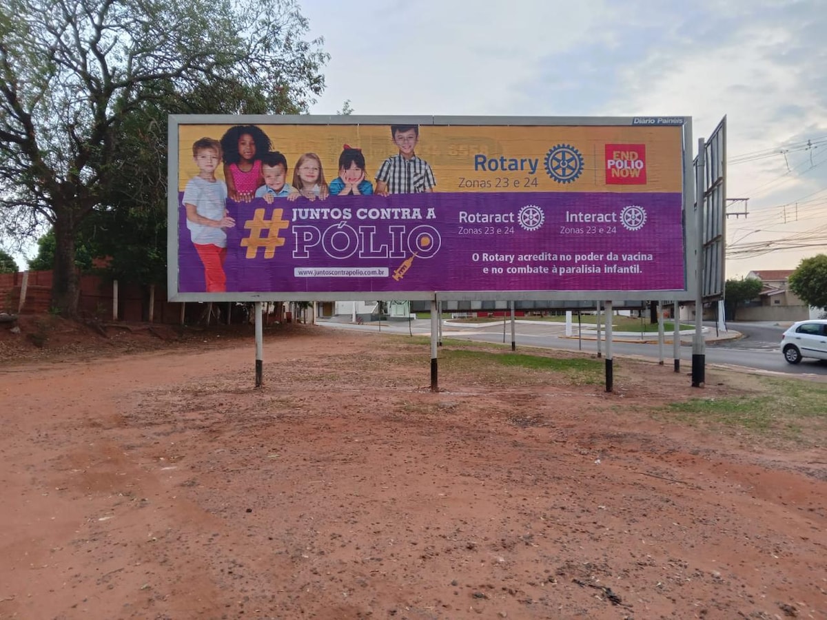 Dia 24 será o "Dia D" da campanha contra a Poliomielite e o Rotary Club de Itajobi colocou um outdoo...