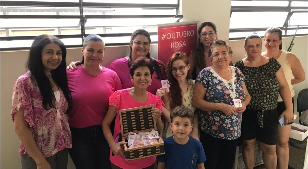 Texto do Rotary Club de Santa Adélia:

Campanha Outubro Rosa : um mês para ser lembrado o ano inteir...