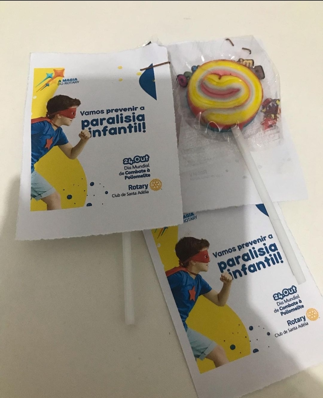 No dia 29 de outubro, Rotarianos do Rotary Club de Santa Adélia, estiveram presentes na escola com a...