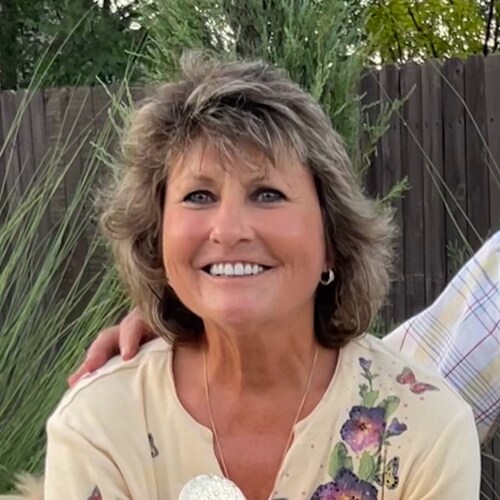 Christian rancher’s wife, I raise  eggs 🥚 🥚 &  🐓 🐓 🐓,  Patriotic USA 🇺🇸