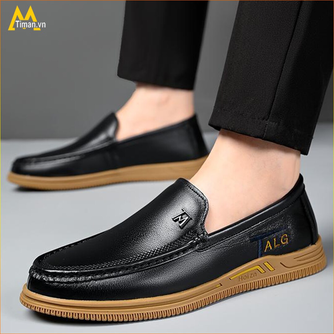 Giày lười nam trung niên: Sự kết hợp giữa sự thoải mái và đẳng cấp

Vừa thời trang, vừa thoải mái, g...