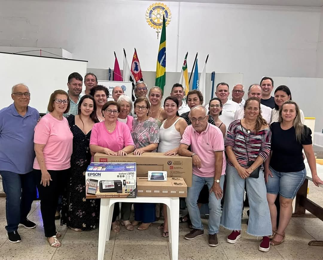 No último dia 03/12, o Rotary de Novo Horizonte entregou a doação de um ar condicionado de 18000 btu...