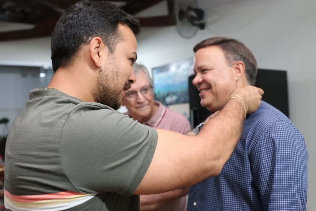 Texto do Pres. do Rotary Club de Lins - Gov. Israel Alfonso:

Na noite desta quinta-feira, Eula e eu...