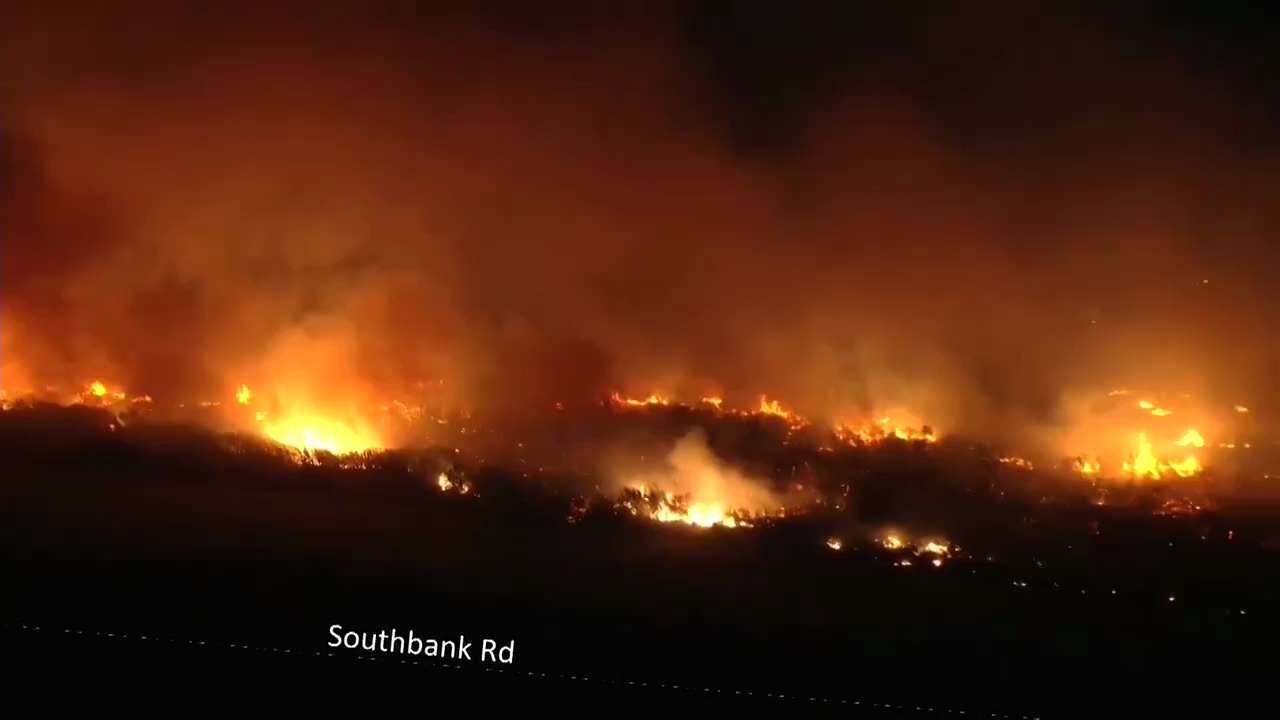 New fast-moving brush fire in Ventura county

http://citizenfreepress.com/
