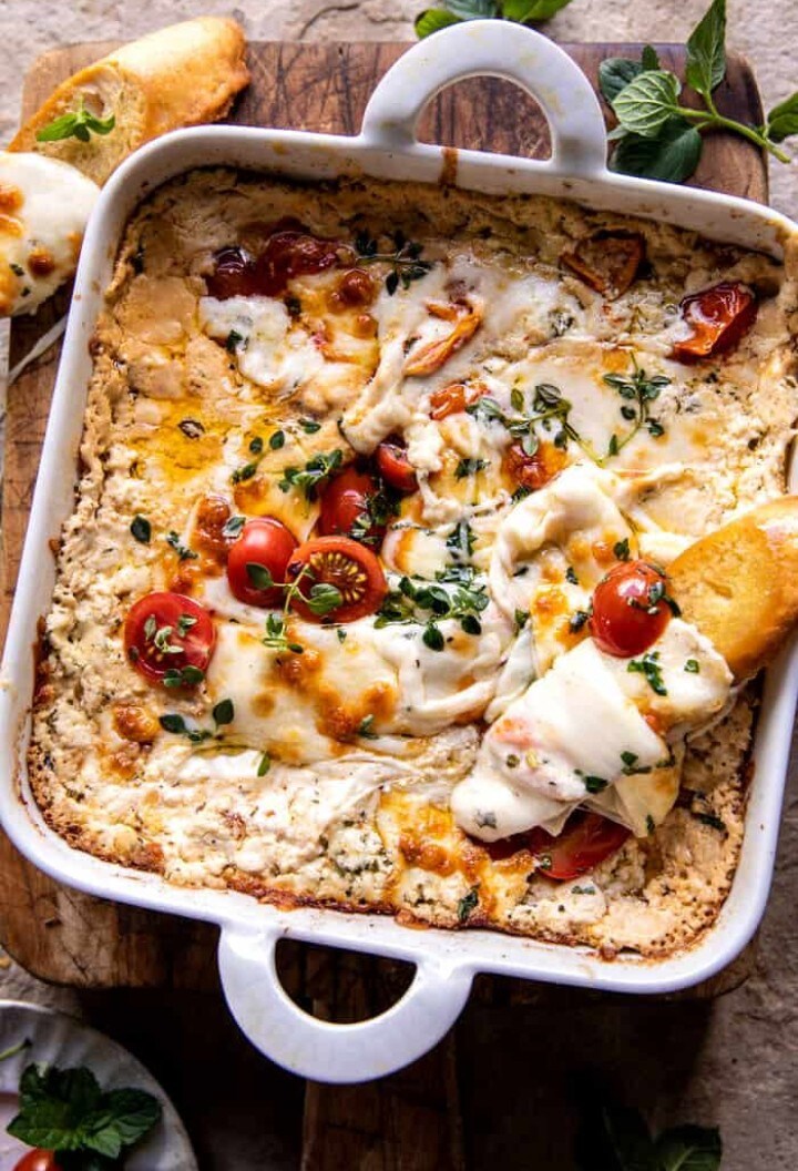 #RoastedGarlic 🧄
#Caprese
Roasted Garlic Caprese #Dip
https://www.halfbakedharvest.com/roasted-garlic-caprese-dip/