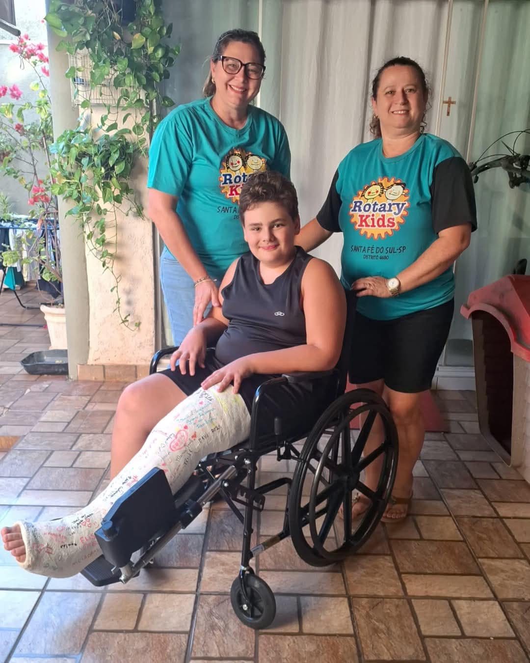 O Rotary Kids de Santa Fé do Sul adquiriu uma cadeira de rodas com extensão para o associado DIOGO B...