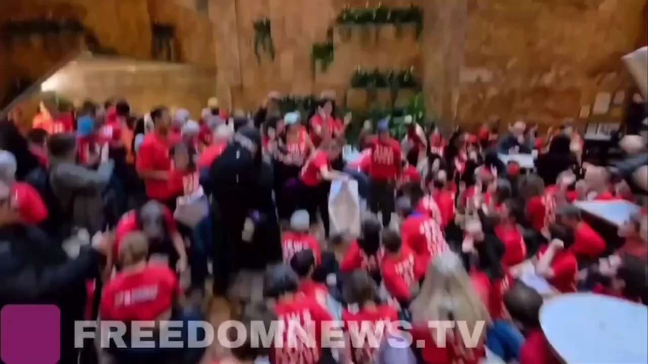 🚨 BREAKING: ANTI-ICE & PRO-HAMAS “PROTESTORS” HAVE TAKEN OVER THE FIRST FLOOR OF TRUMP TOWER IN NEW...