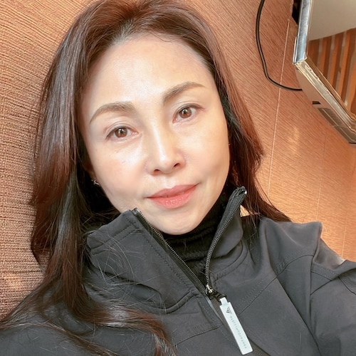 A dynamic female entrepreneur excelling in travel, fitness, and golf, blending passion with business acumen for diverse ...