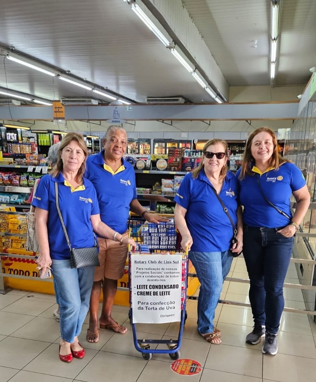 Neste sábado, o Rotary Club de Lins - Sul esteve no Supermercado Casa Hirata realizando a arrecadaçã...