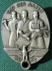 "Tag der Arbeit" als Feiertag, wo keiner arbeiten soll - auf so eine Scheißidee können nur Sozialist...