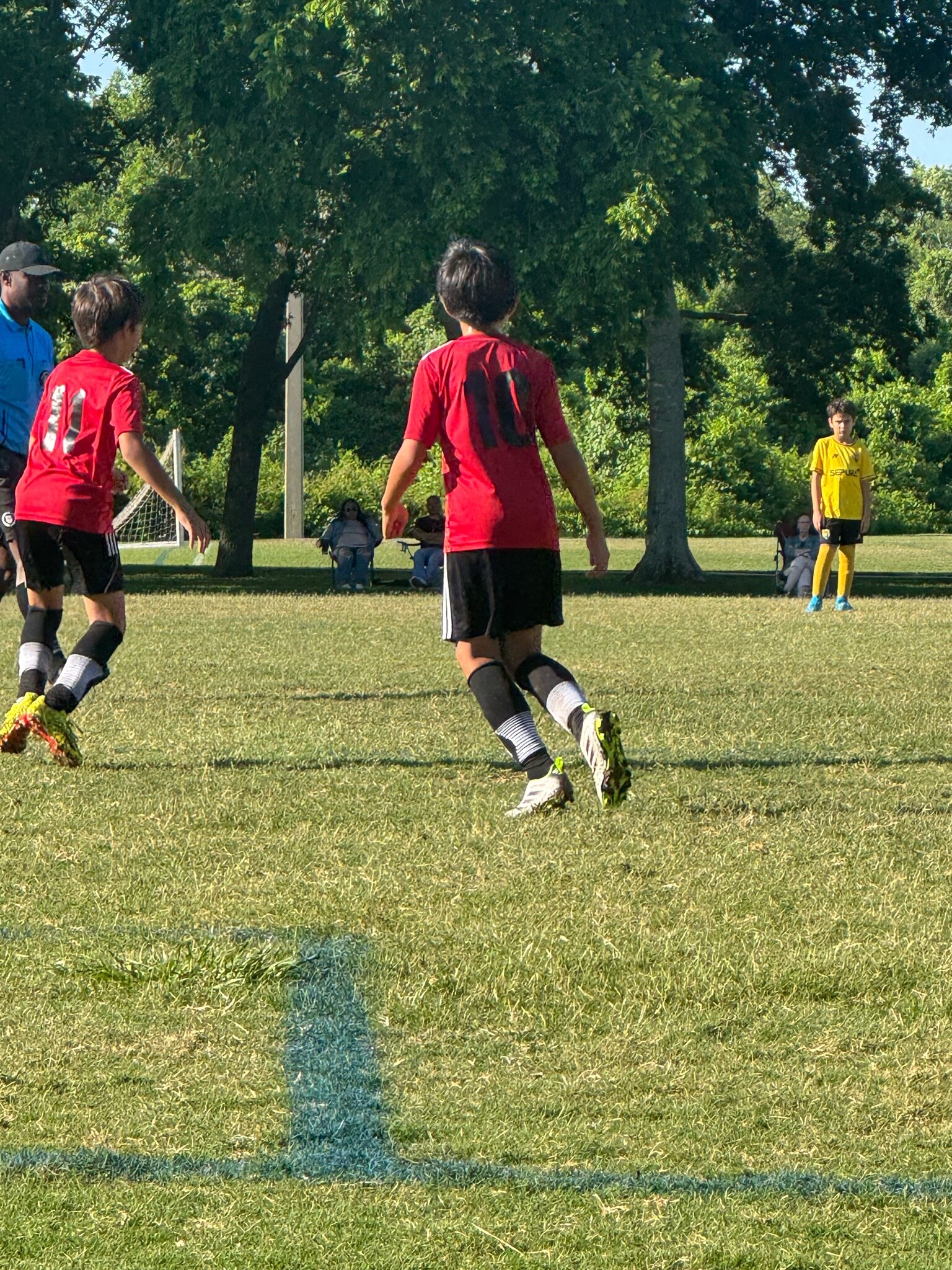 今天连进两个任意球 
有点贝克汉姆的风采😄