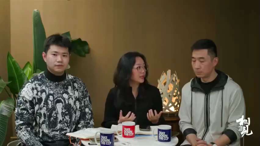 Ava：七哥与母亲的六四对话，清丰看守所被枪毙了60多个；20多个人在只有3米远的地方被枪毙，被枪毙的时候，被剥光了身上所有的衣服...
七哥把对邪恶体制的仇恨化成灭共的力量，支撑他几十年一路走下来，...