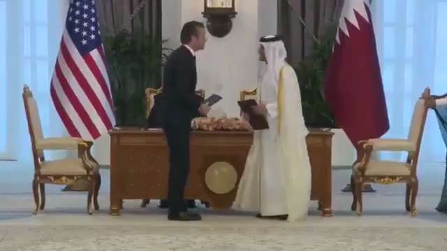 没有资本就没有主义！实力加持正义就是话语权！

川普总统结束了对沙特阿拉伯的访问后，今抵达第二站卡塔尔，该国迎接车队像长长的河流，壮观隆重。在沙特，王储亲自到机场迎接，这是王储第二次到机场迎接外国客人...