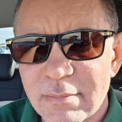 Good Vibes. Big Dreams. Real Life.
    
THIS IS MY BACKUP ACCOUNT, YOU CAN SEND ME DIRECT MESSAGES HERE.