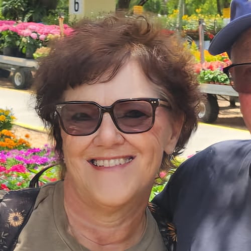 Christian 🙏, Happily Married 🥰, Retired VA Nurse ☕️ Patriot 🇺🇲
 🚫 NO MESSAGES please!!