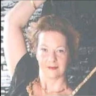 #Bekleidungstechnikerin#Maßschneiderin#Modedesignerin#Tanztrainerin"Tänzerin"Künstlerin"Medium#