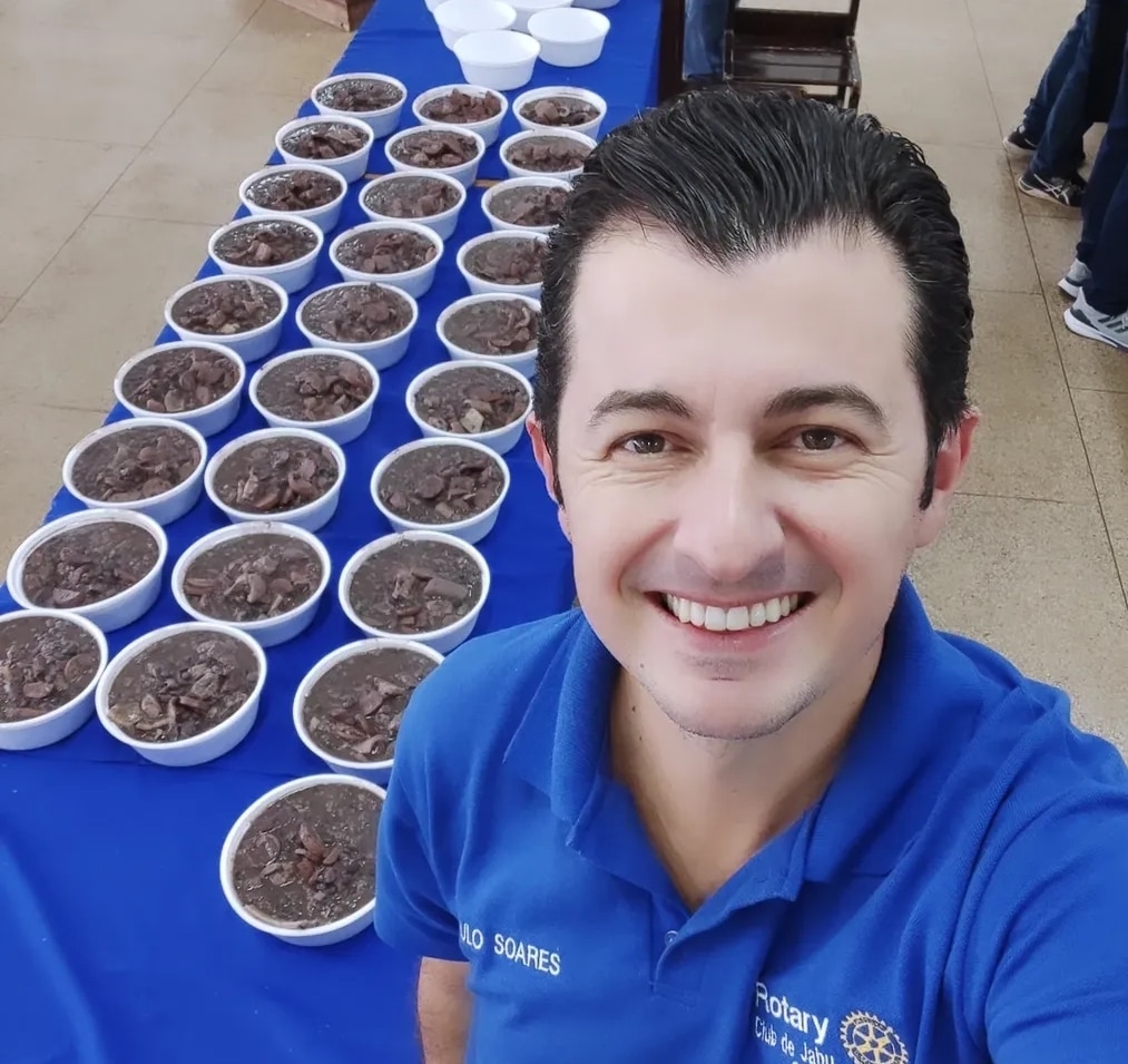 Texto do Jornalista Paulo Soares:

Feijuca beneficente! Aquece o corpo e o coração!

Uma honra fazer...