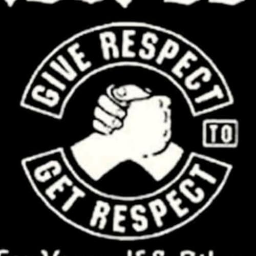 Geradeaus, verbindlich, ehrlich und ungeimpft.

Straightforward, honest, committed and unvaccinated