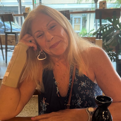 Born and Raised in New York and Proud to be an American
Now living in a Free State🌴