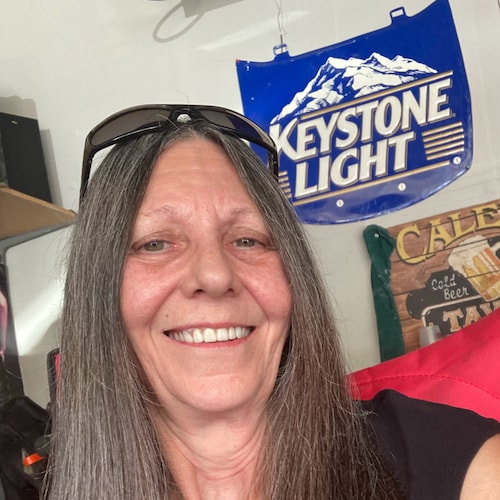 I am not into messaging or dating so please STOP. Love my country 💯
,💯TRUMP suporter,Married,Follow fellow patriots 🇺...