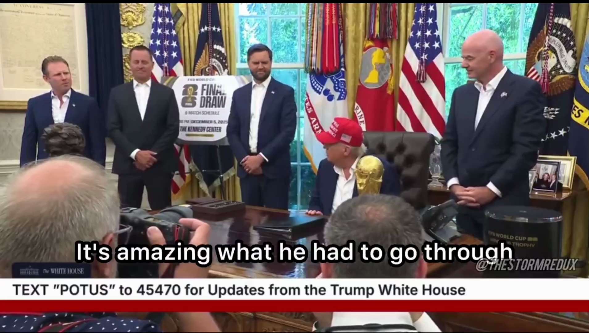 川普：“安德鲁的父亲是鲁迪·朱利安尼，纽约史上最伟大的市长……他们对他非常非常不公平。你回去告诉你父亲，过去几个月通过图尔西、卡什等披露出来的一切，已经证明你父亲百分之百是对的。你父亲受到了极其不公正...