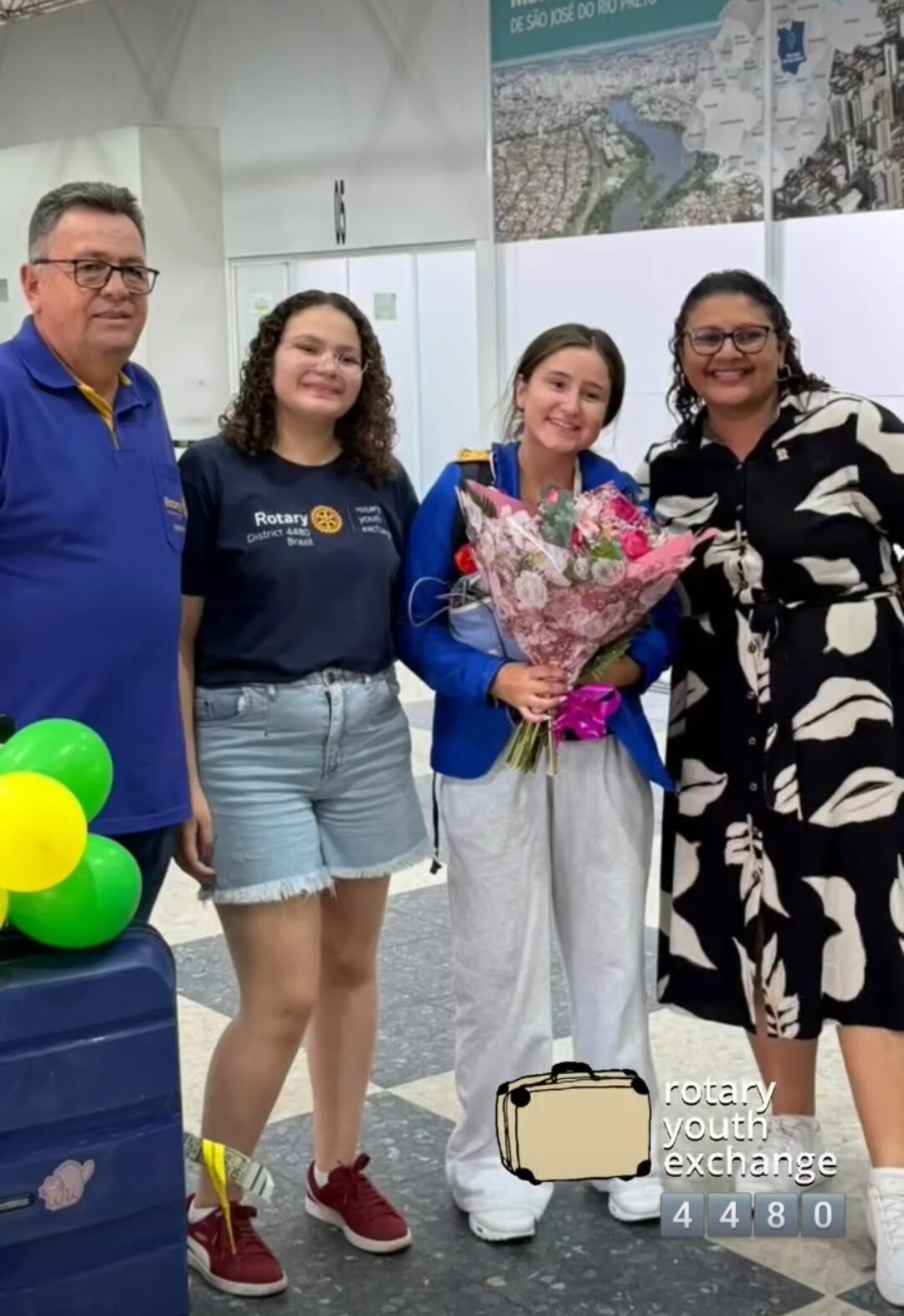 Texto do YEP 4480

Mais um chegadas e partidas com o desembarque da nossa querida Lizon, diretamente...