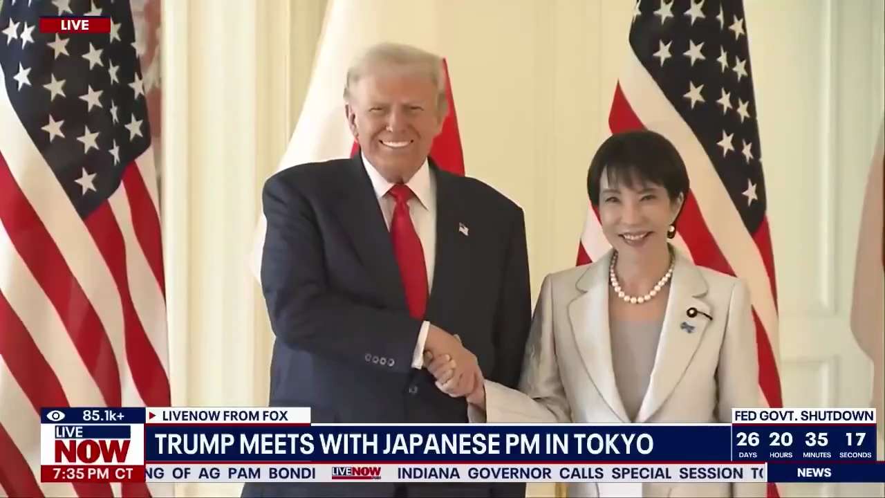 President Trump greets Japanese Prime Minister Sanae Takaichi at Akasaka Palace 🇺🇸🤝🇯🇵
