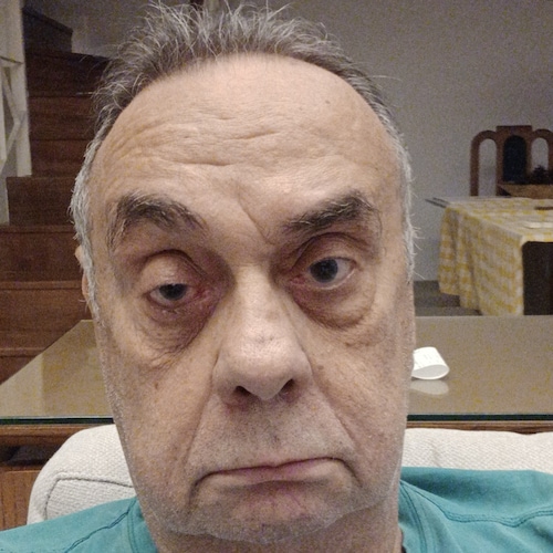 Carioca, conservador nos costumes, liberal na economia. Advogado. CAC.