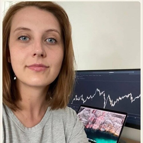 Expert in Forex & Crypto Markets
Strategy & Smart Investment 
Guiding beginners to trade confidently & intelligently