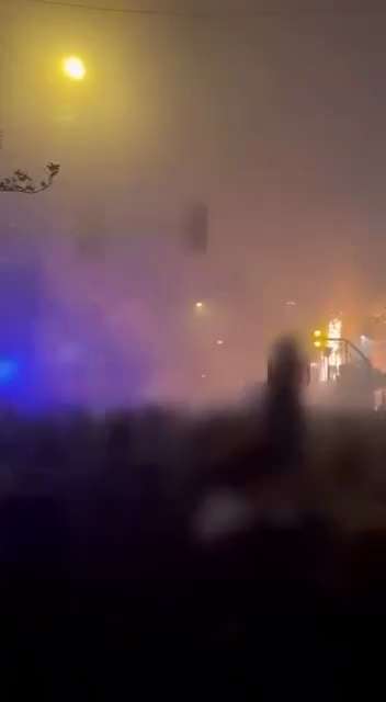 💥💥💥
Massive protests in Tehran last night demanding the Islamic Regime stand down.

The protester...