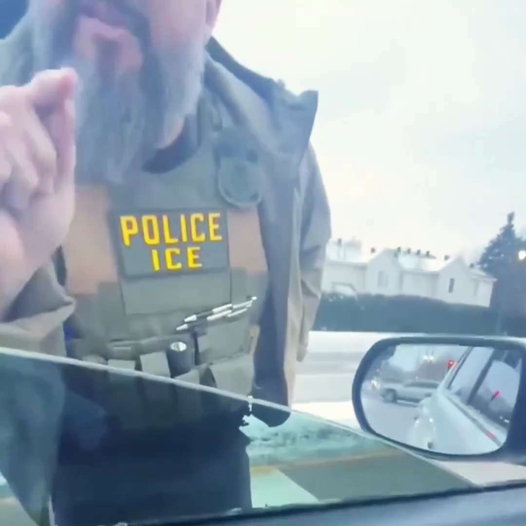 Lol liberal protester bursts out crying after ICE confronts her for harassing them What a loser 😂ht...