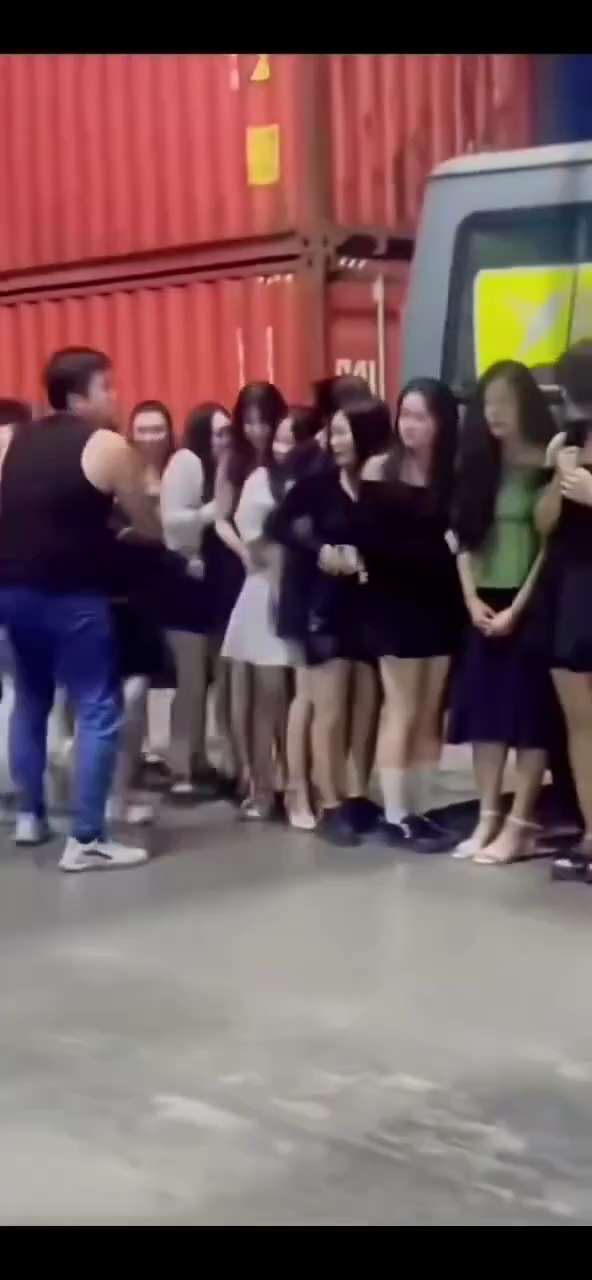 被卖到诈骗园区的女孩们，很惨！基本都是中共国大陆的。
这些诈骗园区背后真正的老板都是中共官员，恶党不除，中国人有无尽灾难！！
