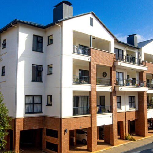 Prestige Fernavale is a serene ultra-luxury township offering 2 & 3 BHK premium residences across 3 acres of thoughtfull...