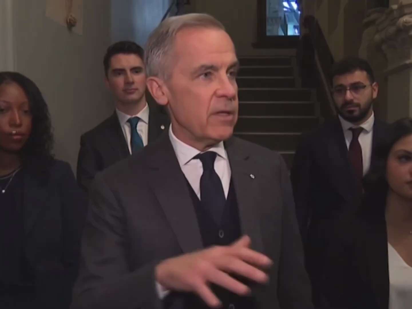 加拿大总理卡尼认怂！
100%是因为习近平抓了张又侠！
这是爆料革命巨大的胜利✌️

加拿大总理卡尼：“根据《美墨加协定》，我们承诺不会在未事先通知的情况下与非市场经济体签署自由贸易协定。我们无意与中...